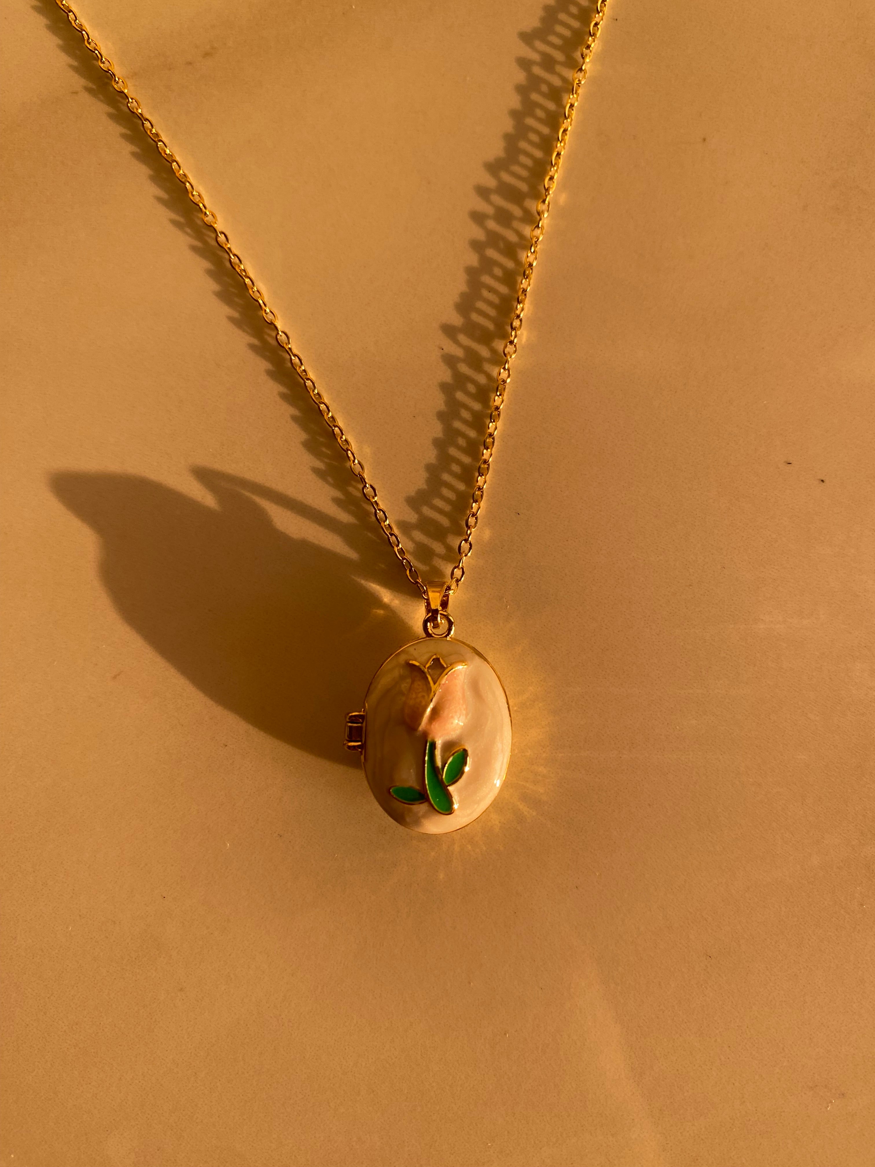 Tulip pendant
