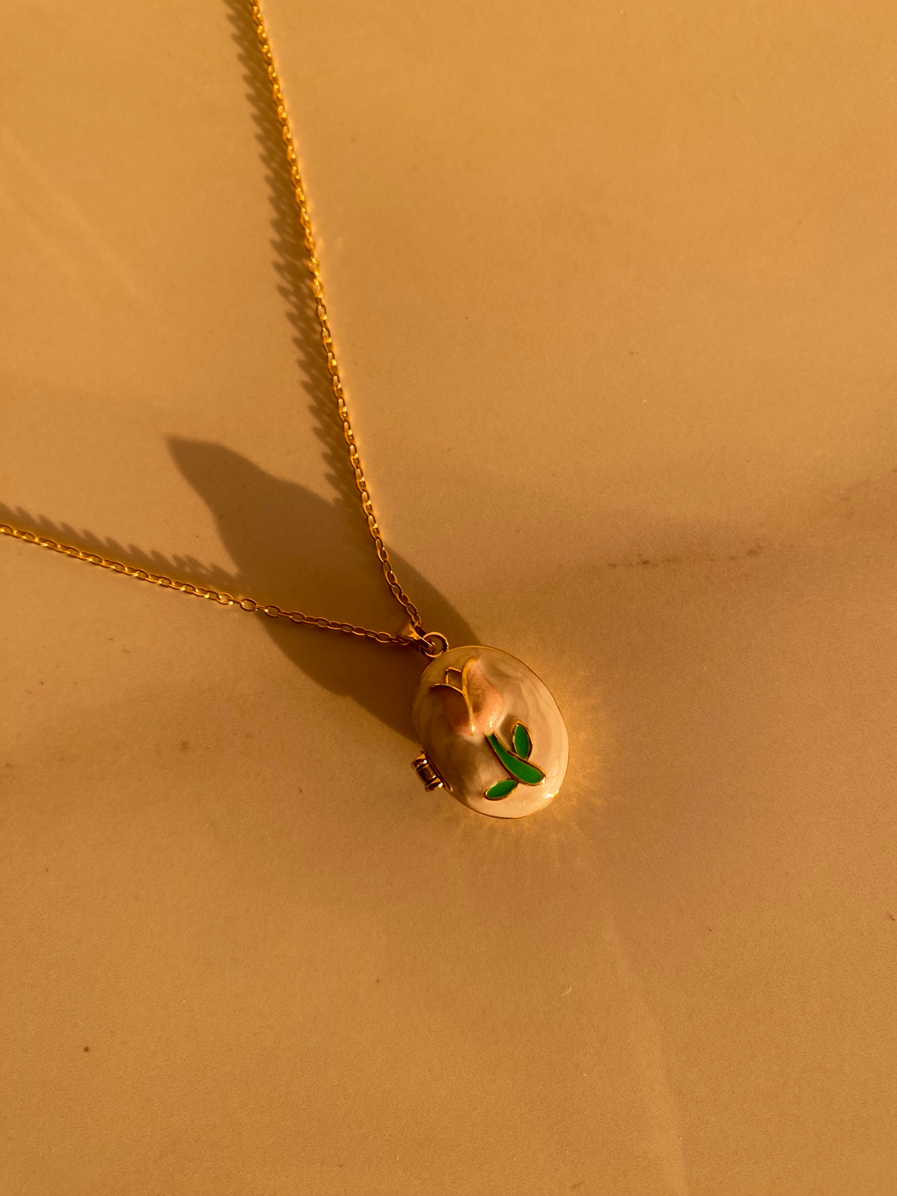 Tulip pendant